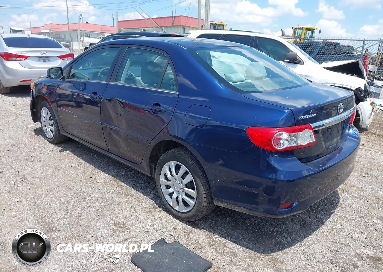 2013 Toyota Corolla Le VIN:5YFBU4EE2DP115591 - 3