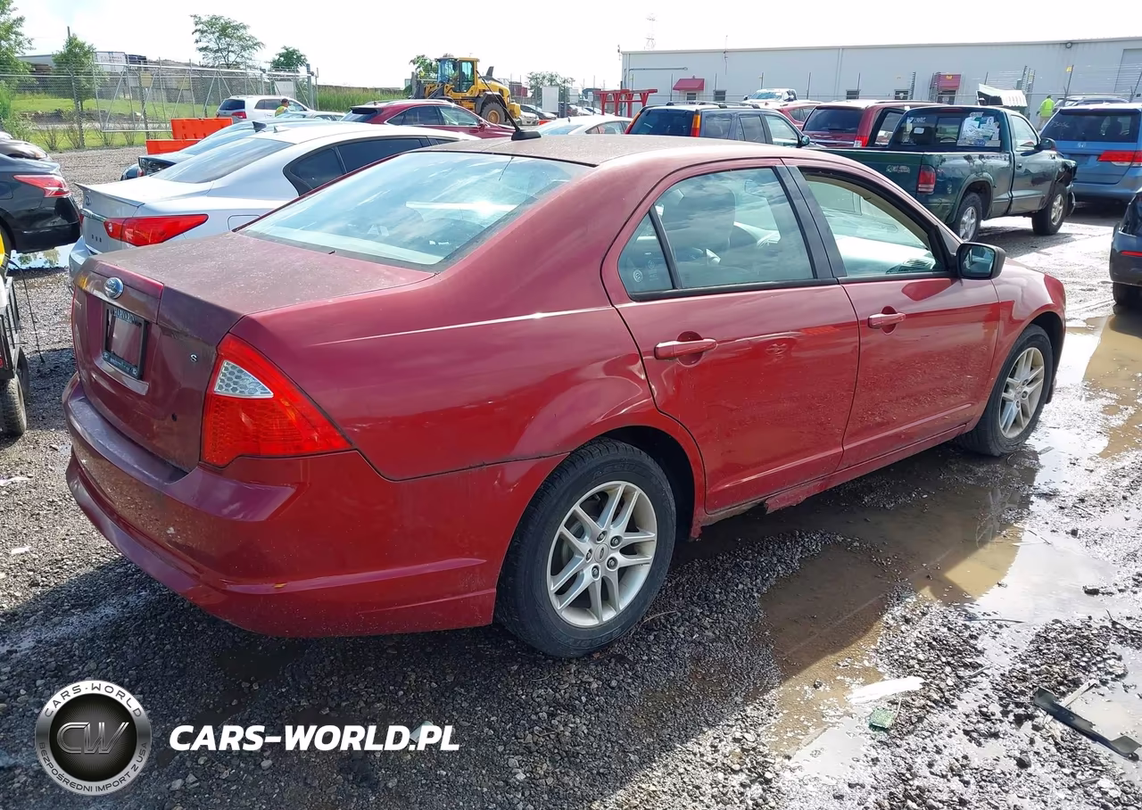 2010 Ford Fusion S VIN:3FAHP0GAXAR254934 - 4