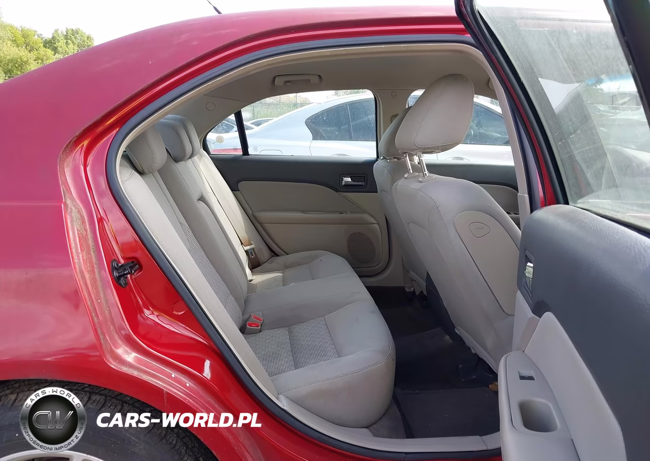 2010 Ford Fusion S VIN:3FAHP0GAXAR254934 - 8