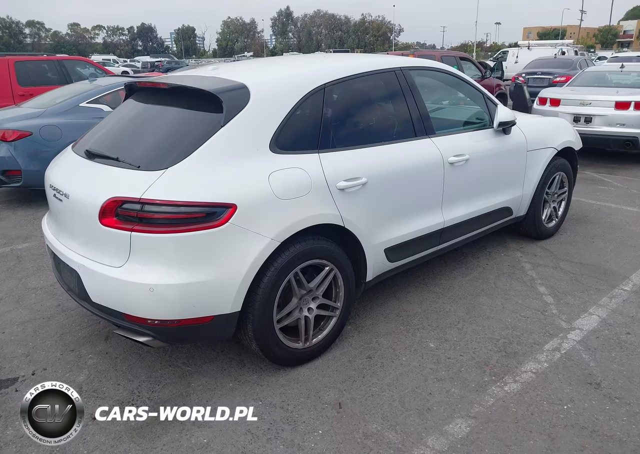 2018 Porsche Macan Sport Edition VIN:WP1AA2A55JLB11018 - 4