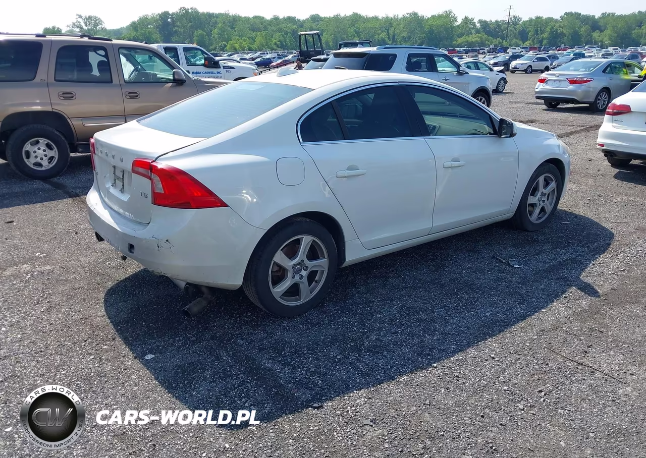 2013 Volvo S60 T5-T5 Platinum-T5 Premier-T5 Premier Plus VIN:YV1612FSXD2187621 - 4