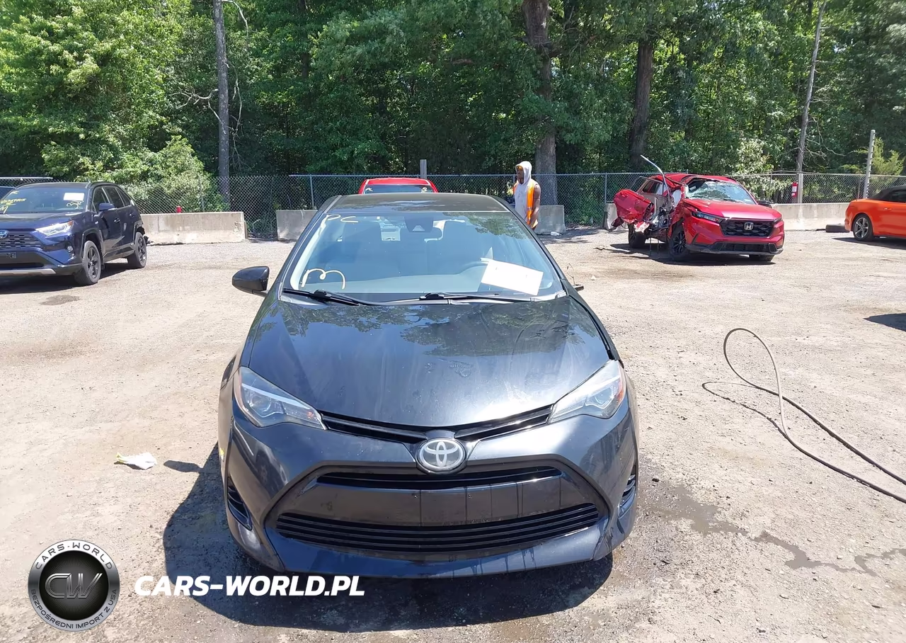 2017 Toyota Corolla Le VIN:2T1BURHE8HC861686 - 12