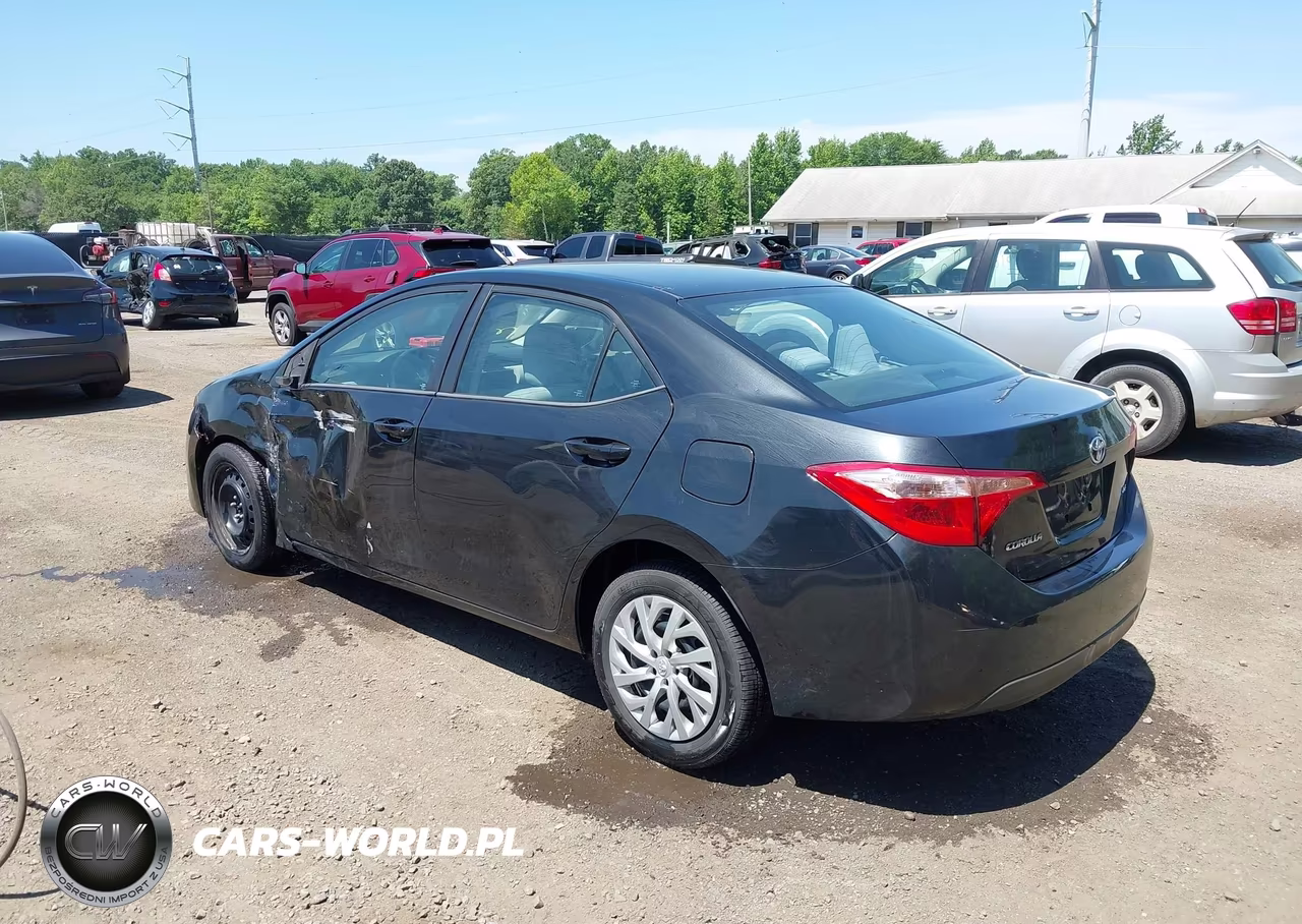 2017 Toyota Corolla Le VIN:2T1BURHE8HC861686 - 3