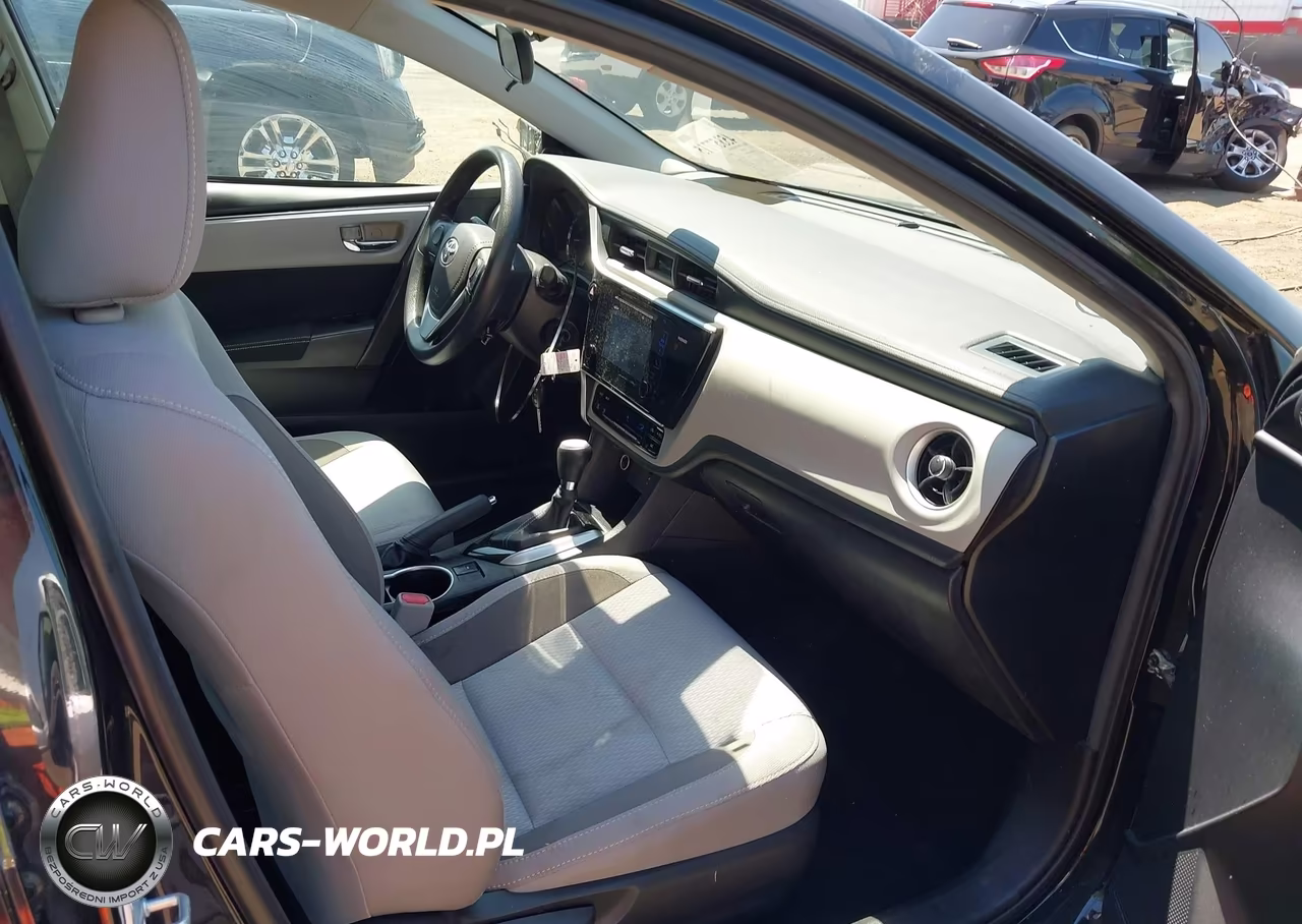 2017 Toyota Corolla Le VIN:2T1BURHE8HC861686 - 5
