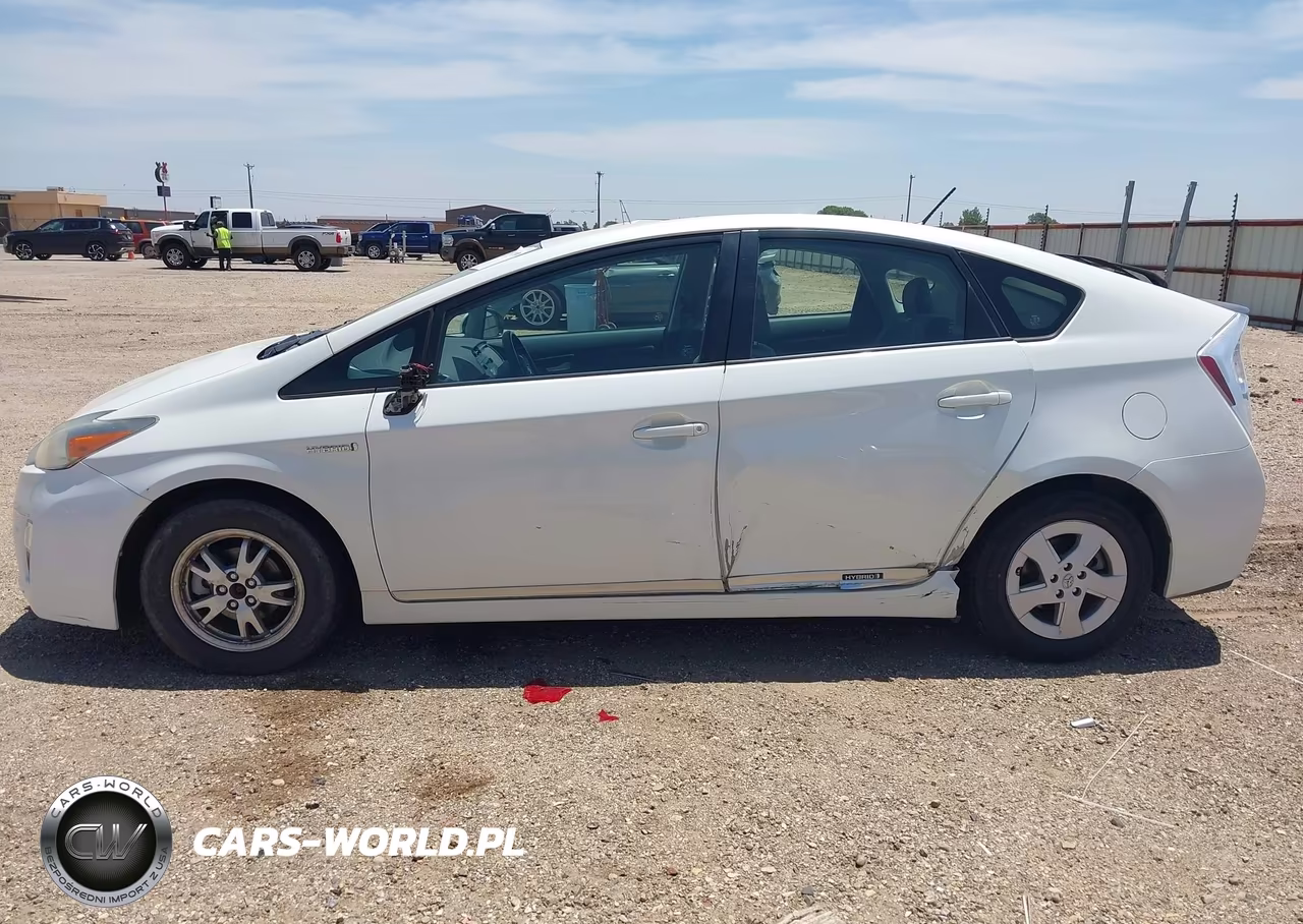 2011 Toyota Prius Two VIN:JTDKN3DUXB1364786 - 14