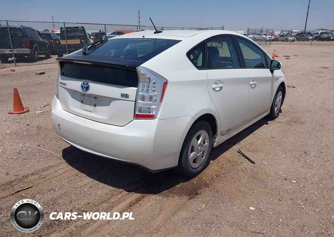 2011 Toyota Prius Two VIN:JTDKN3DUXB1364786 - 4