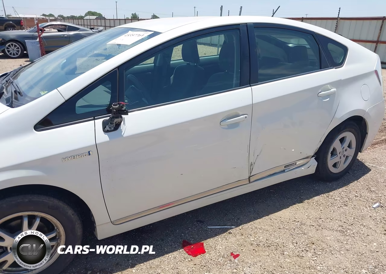 2011 Toyota Prius Two VIN:JTDKN3DUXB1364786 - 6
