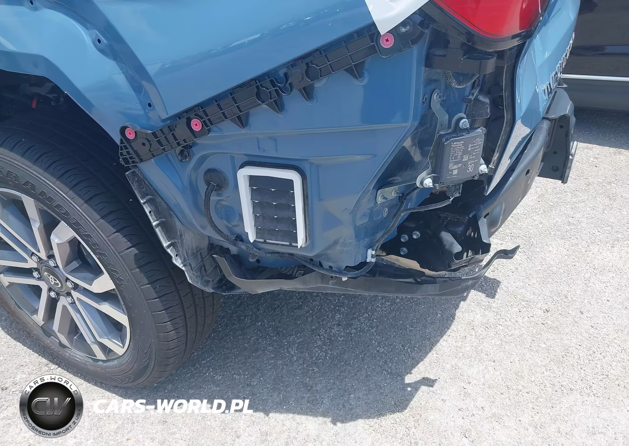 2026 Toyota 4Runner Limited VIN:JTEVA5BRXT5100928 - 18