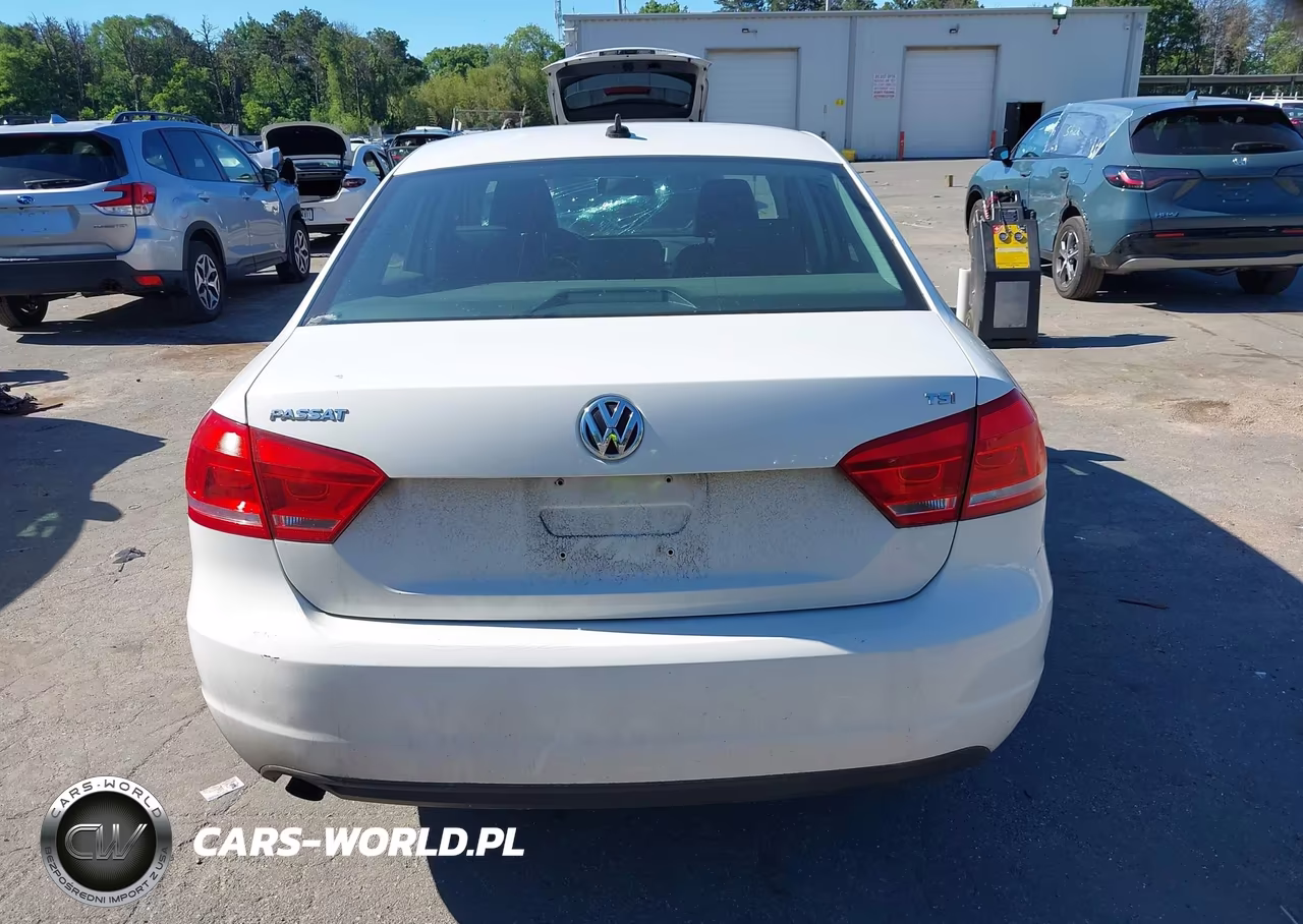 2015 Volkswagen Passat 1.8T Wolfsburg Edition VIN:1VWAT7A32FC068849 - 16