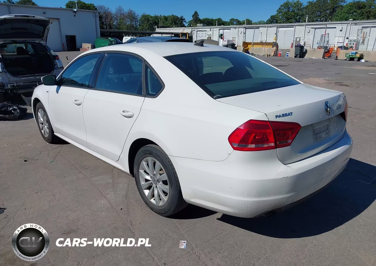 2015 Volkswagen Passat 1.8T Wolfsburg Edition VIN:1VWAT7A32FC068849 - 3