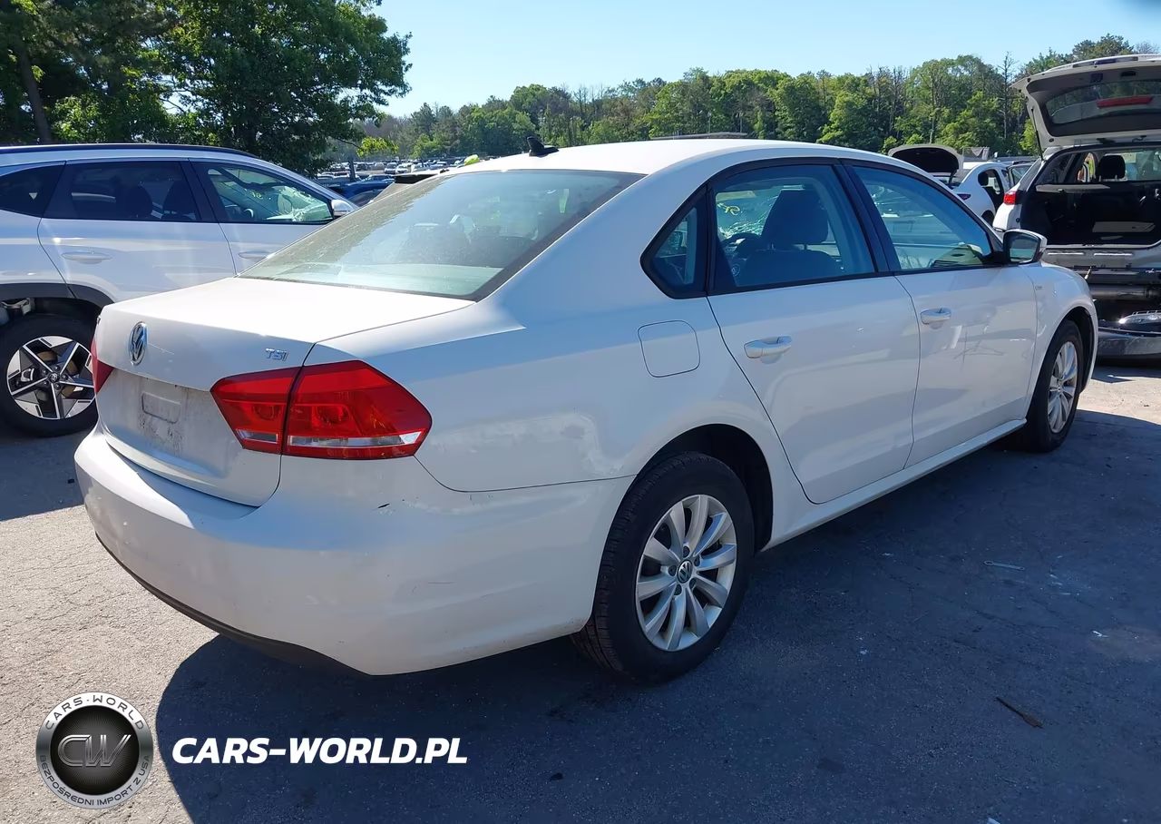 2015 Volkswagen Passat 1.8T Wolfsburg Edition VIN:1VWAT7A32FC068849 - 4