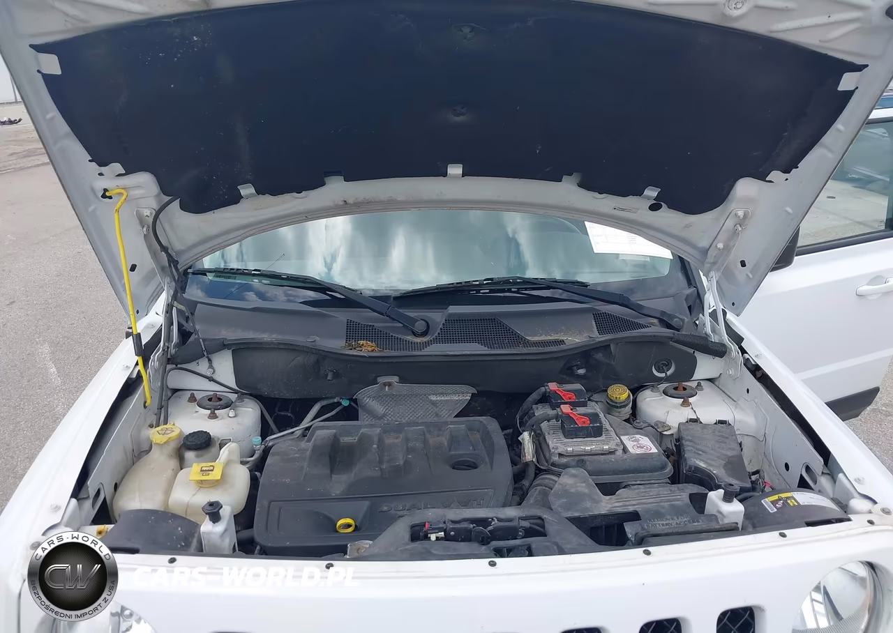 2015 Jeep Patriot Latitude VIN:1C4NJRFB8FD176814 - 10