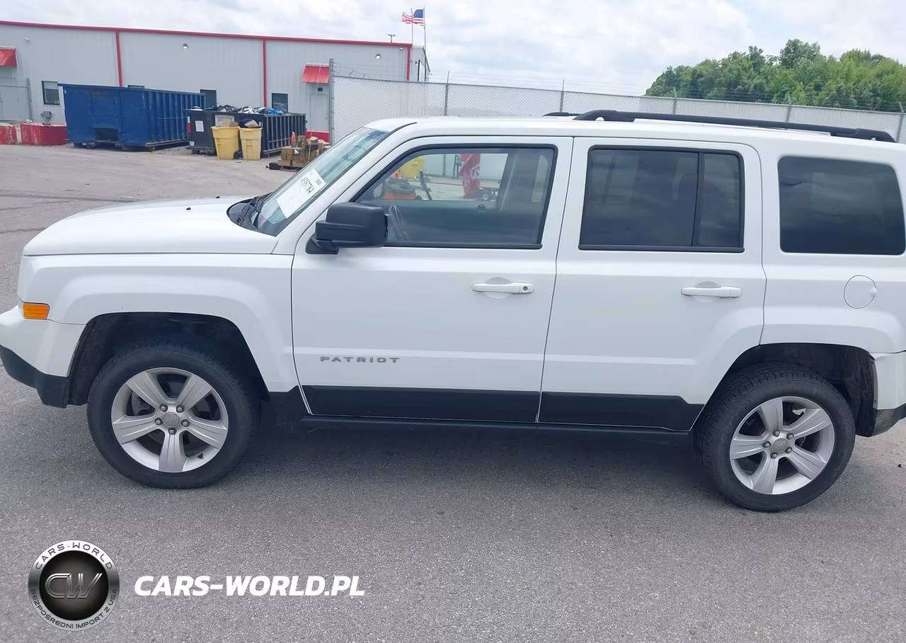 2015 Jeep Patriot Latitude VIN:1C4NJRFB8FD176814 - 14
