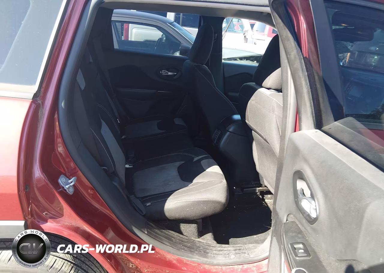 2014 Jeep Cherokee Sport VIN:1C4PJLAB4EW143860 - 8