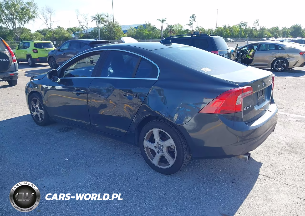 2013 Volvo S60 T5-T5 Platinum-T5 Premier-T5 Premier Plus VIN:YV1612FS4D2186139 - 3