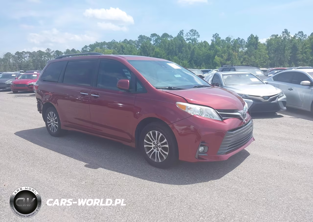 2018 Toyota Sienna Xle 8 Passenger