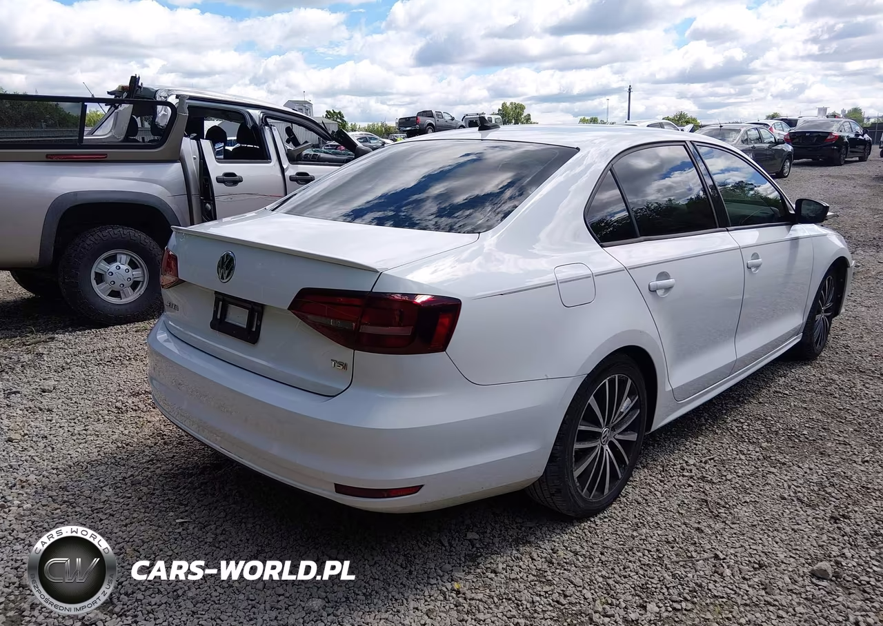 2016 Volkswagen Jetta 1.8T Sport VIN:3VWD17AJ1GM240855 - 4