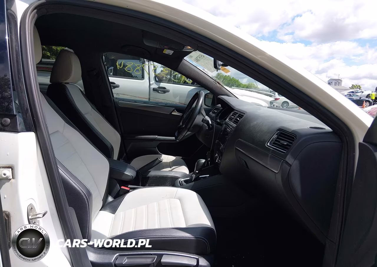 2016 Volkswagen Jetta 1.8T Sport VIN:3VWD17AJ1GM240855 - 5