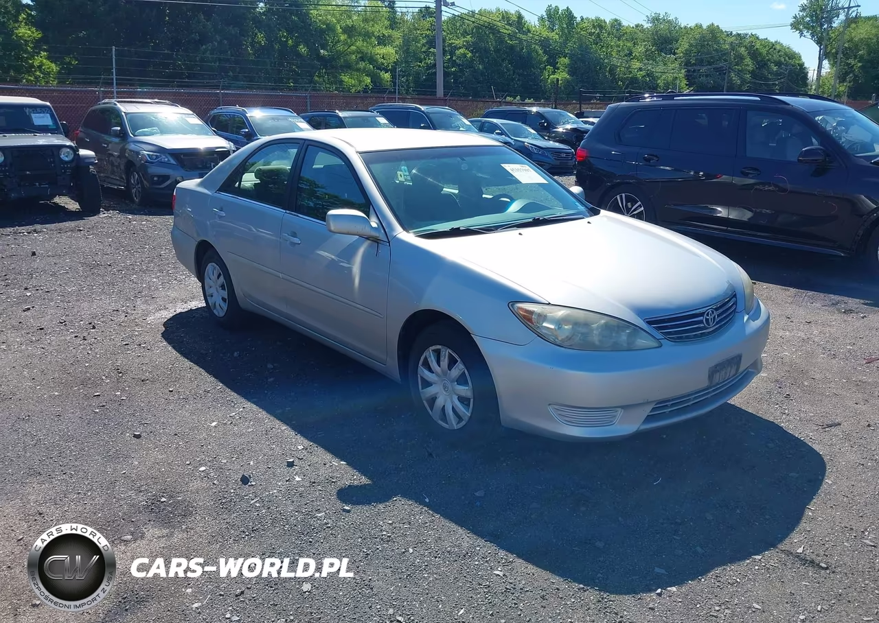 2005 Toyota Camry Le – zdjęcie 1 z 12