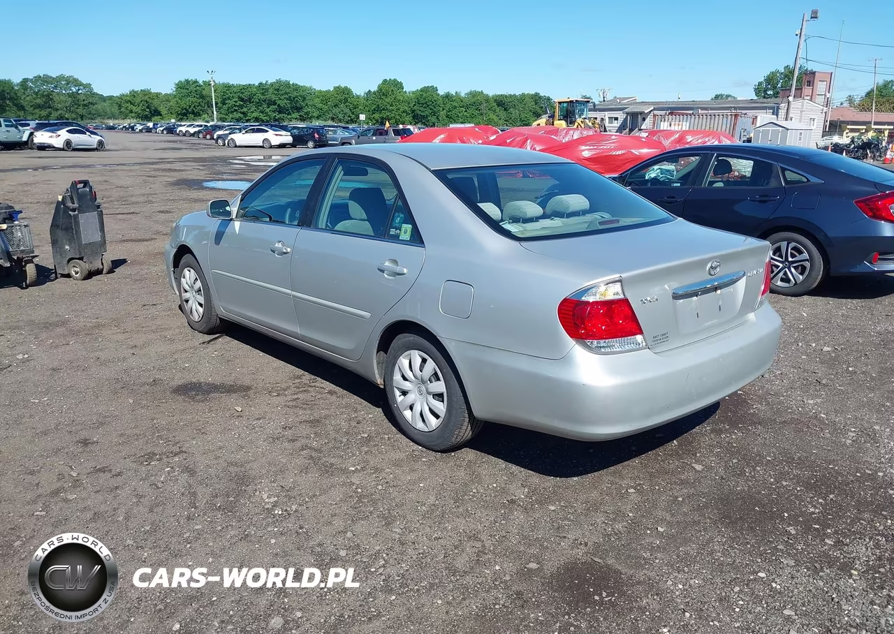 2005 Toyota Camry Le VIN:4T1BE32K25U081508 - 3
