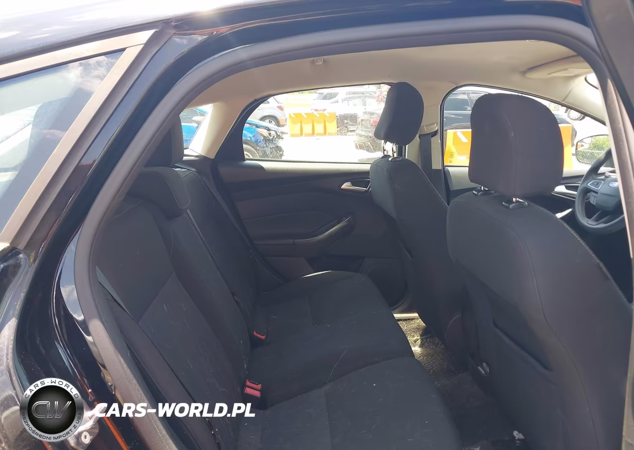 2016 Ford Focus Se VIN:1FADP3K29GL217400 - 8