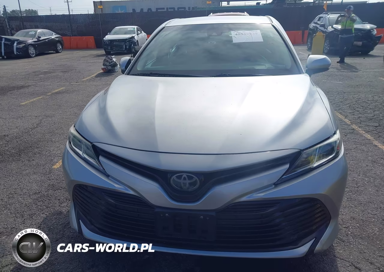 2018 Toyota Camry Le VIN:4T1B11HK5JU507533 - 12