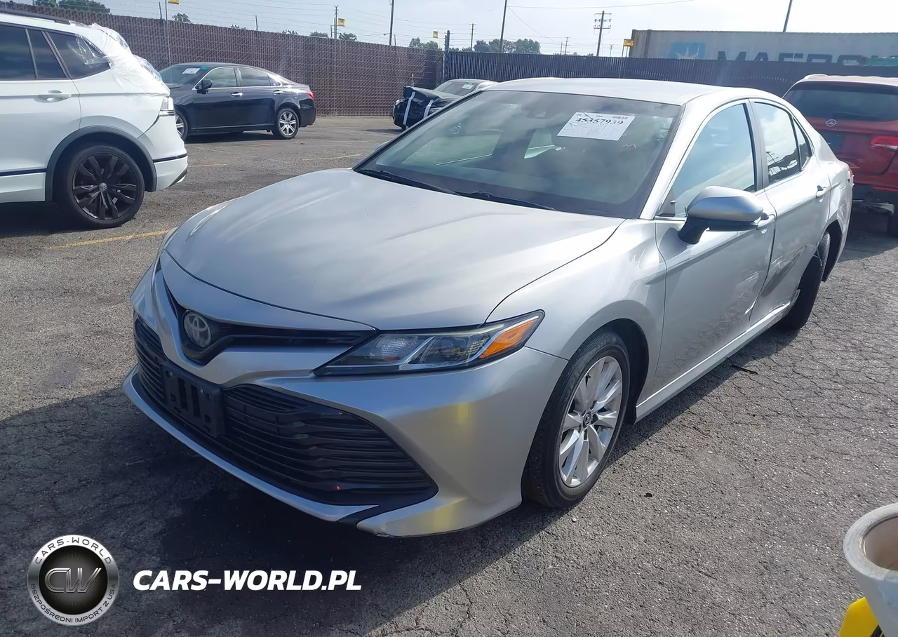 2018 Toyota Camry Le VIN:4T1B11HK5JU507533 - 2
