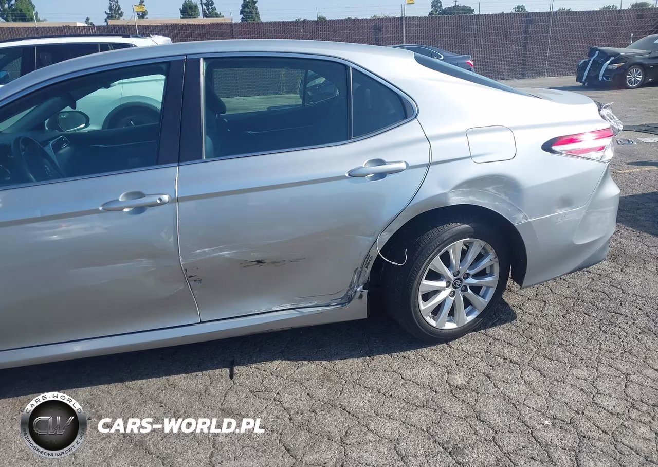 2018 Toyota Camry Le VIN:4T1B11HK5JU507533 - 6