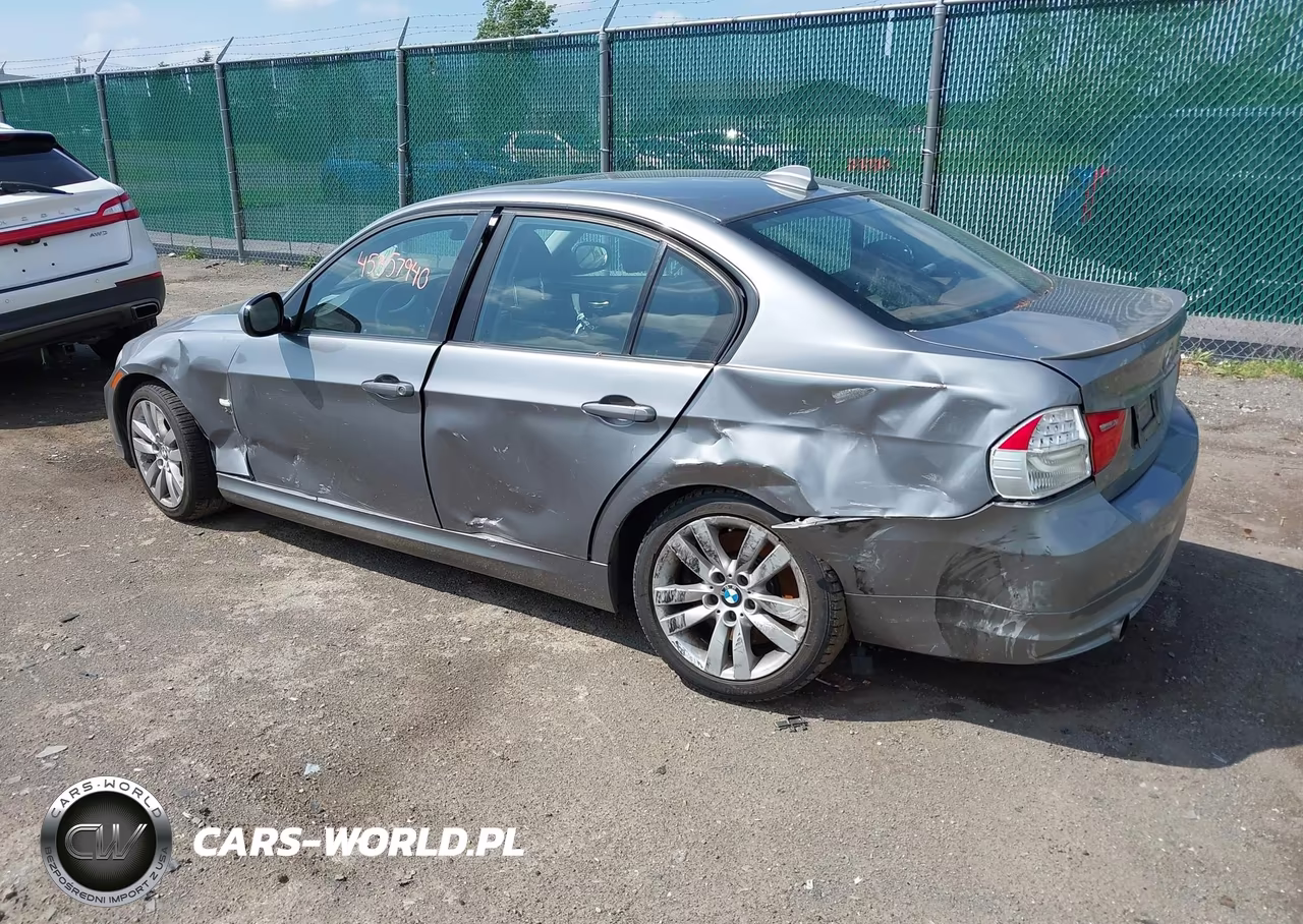 2009 BMW 335I xDrive VIN:WBAPL33569A406996 - 3