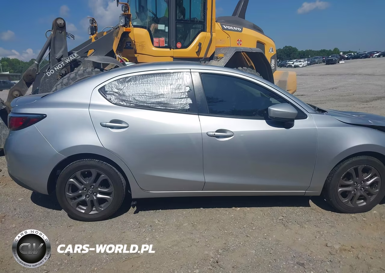 2019 Toyota Yaris Le VIN:3MYDLBYV5KY504557 - 13