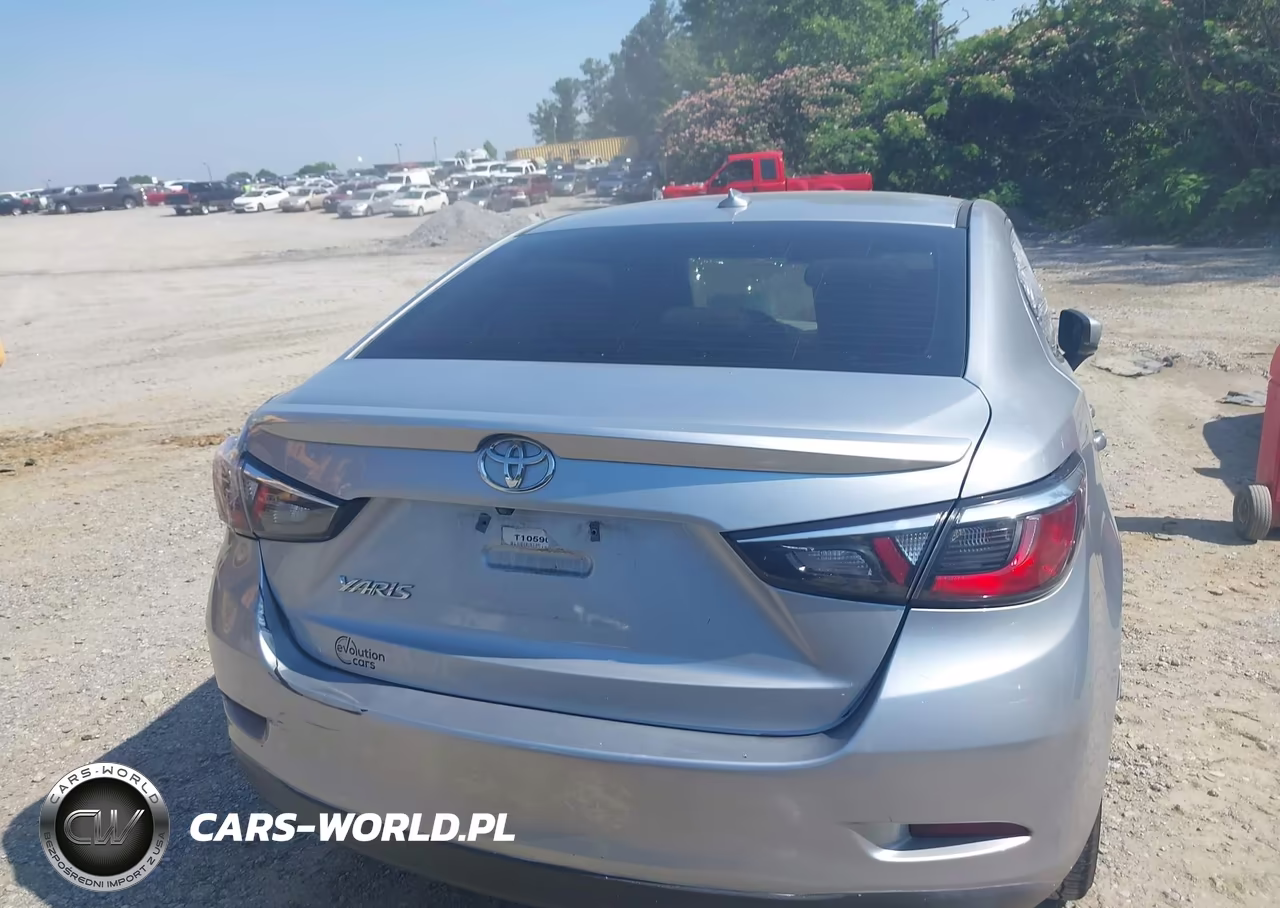 2019 Toyota Yaris Le VIN:3MYDLBYV5KY504557 - 16