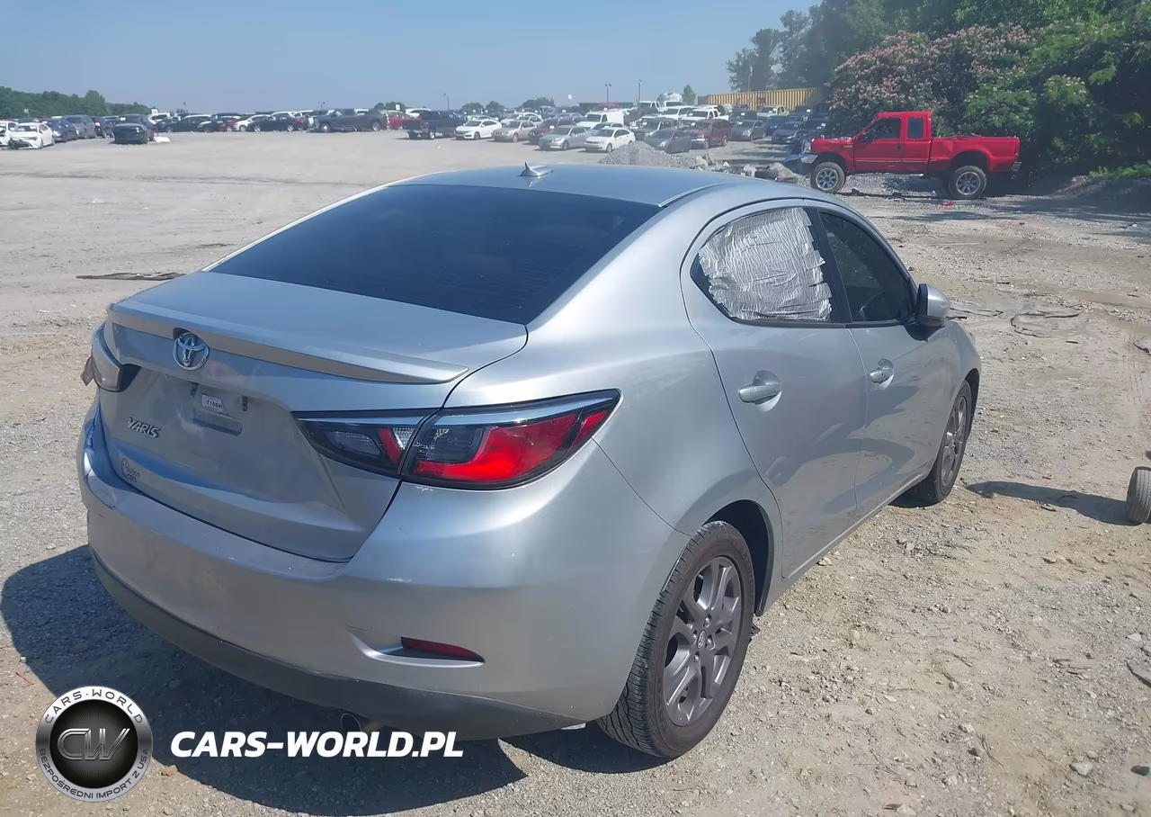2019 Toyota Yaris Le VIN:3MYDLBYV5KY504557 - 4