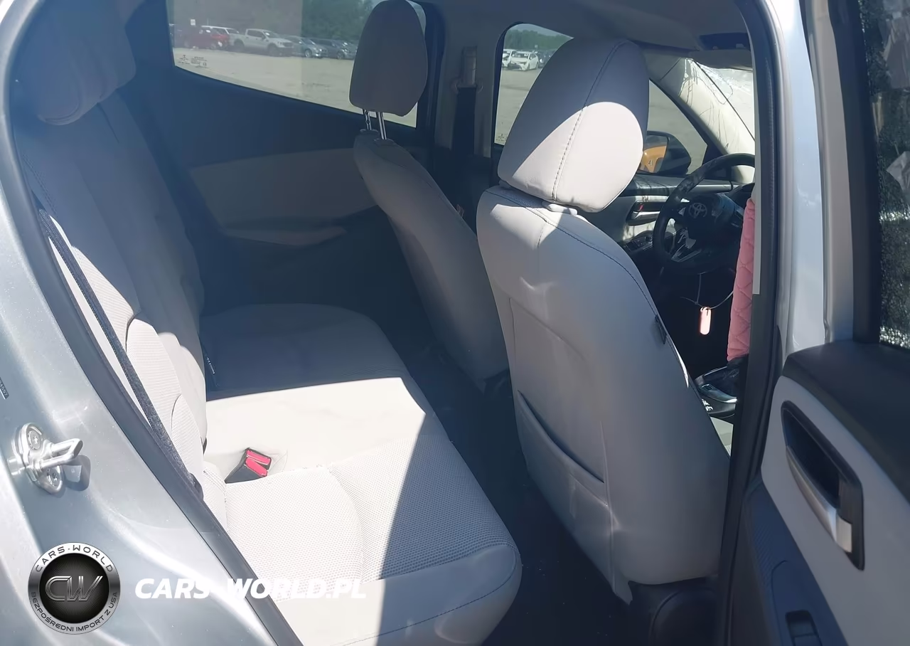 2019 Toyota Yaris Le VIN:3MYDLBYV5KY504557 - 8