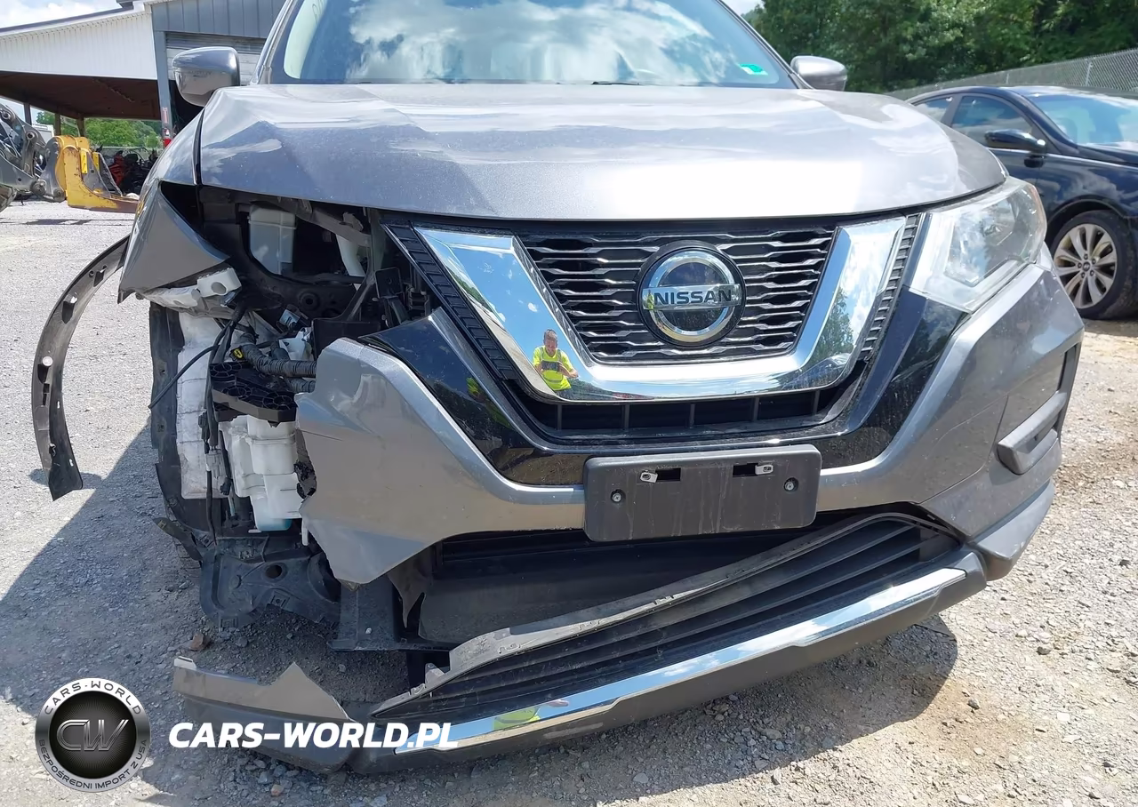 2018 Nissan Rogue S VIN:5N1AT2MV2JC850169 - 18