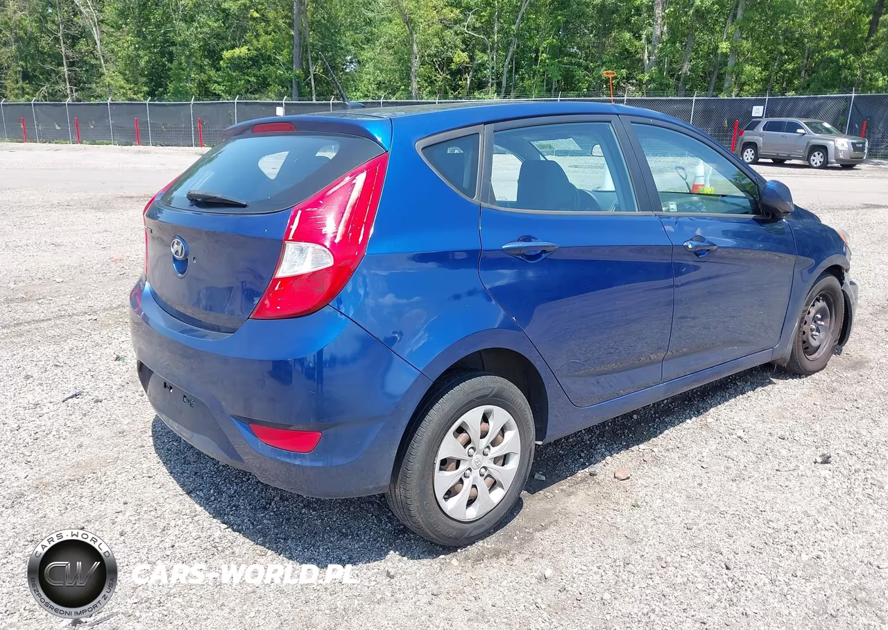 2015 Hyundai Accent Gs VIN:KMHCT5AE4FU232156 - 4