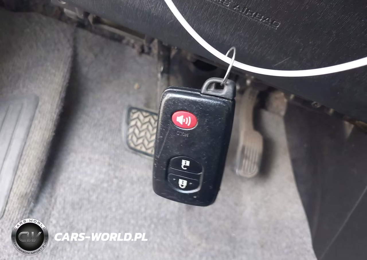 2012 Toyota Prius Four VIN:JTDKN3DU7C1481338 - 11