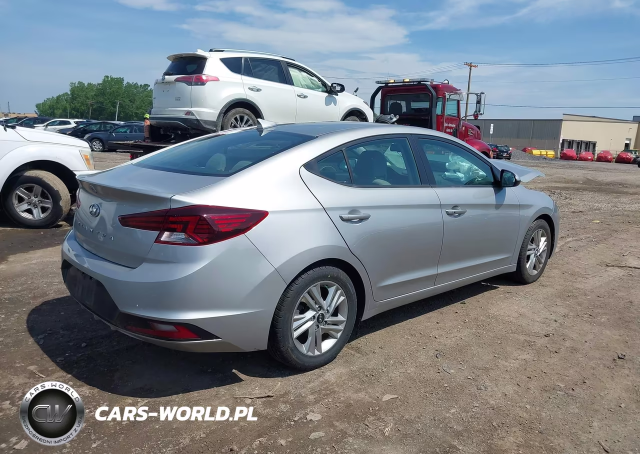 2020 Hyundai Elantra Value Edition VIN:5NPD84LF0LH572436 - 4