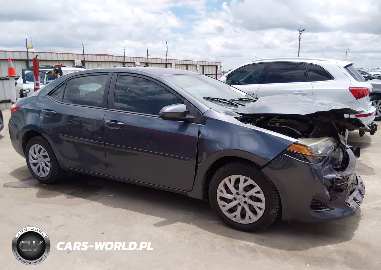 2018 Toyota Corolla Le VIN:5YFBURHE4JP796356 - 14