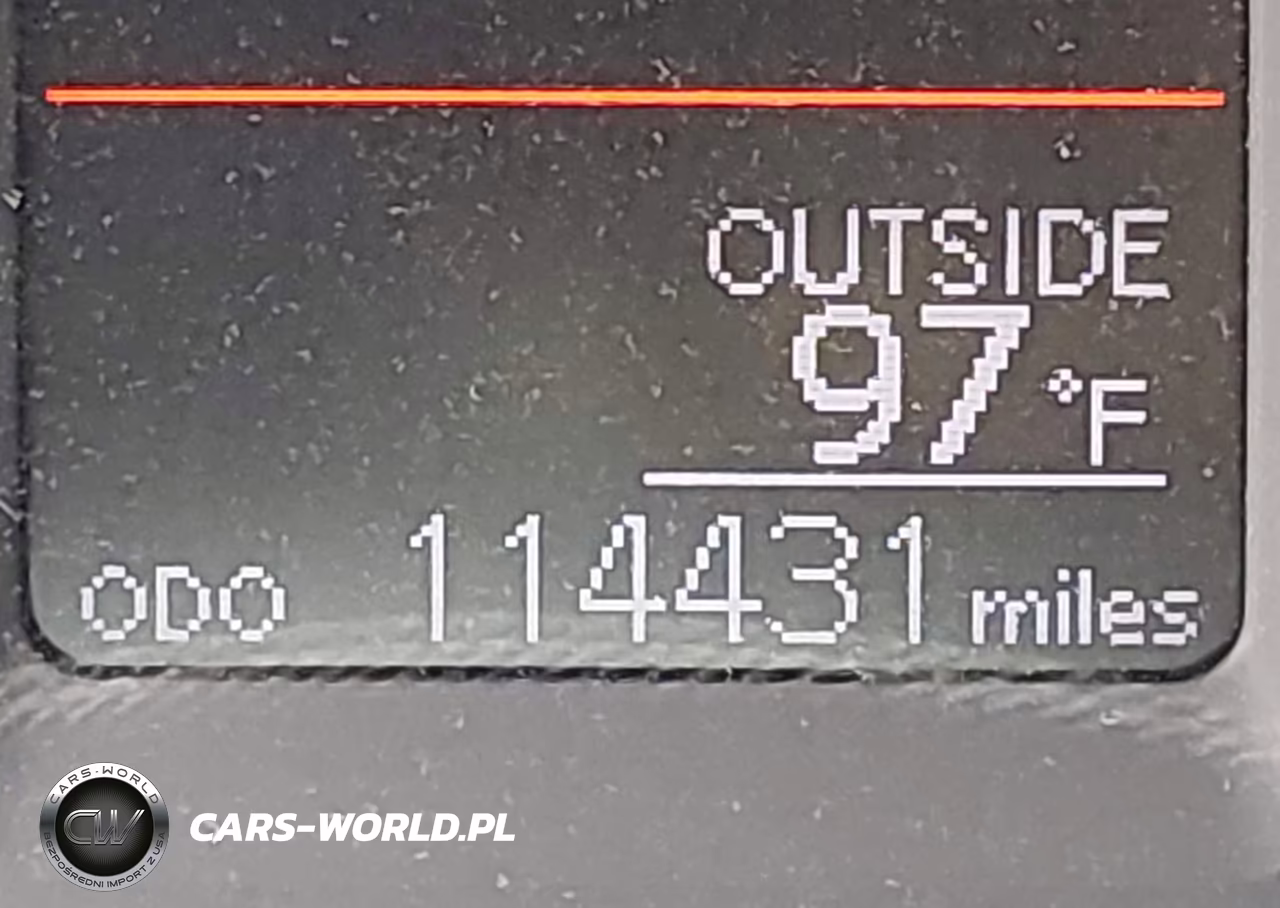 2018 Toyota Corolla Le VIN:5YFBURHE4JP796356 - 16