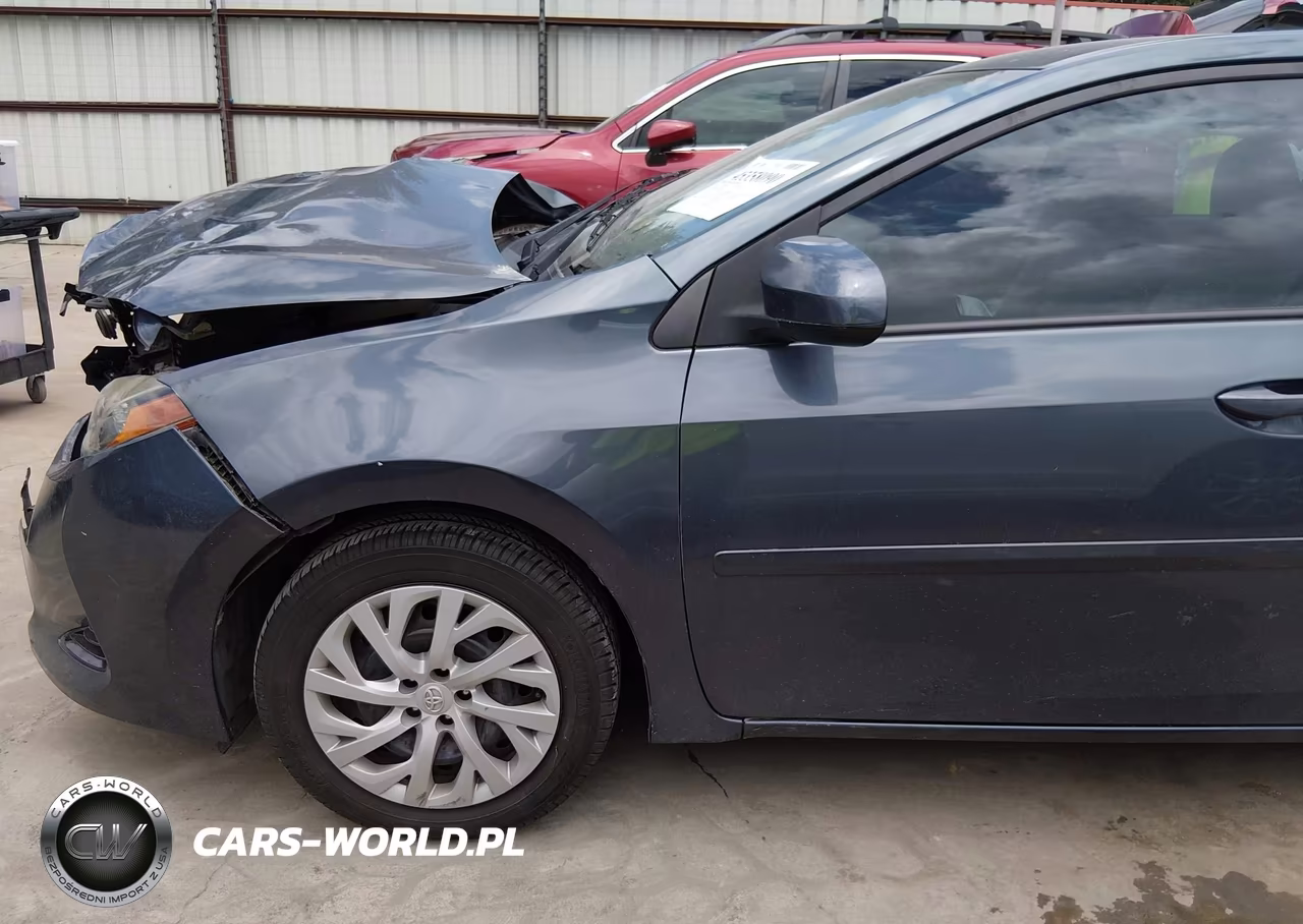 2018 Toyota Corolla Le VIN:5YFBURHE4JP796356 - 21