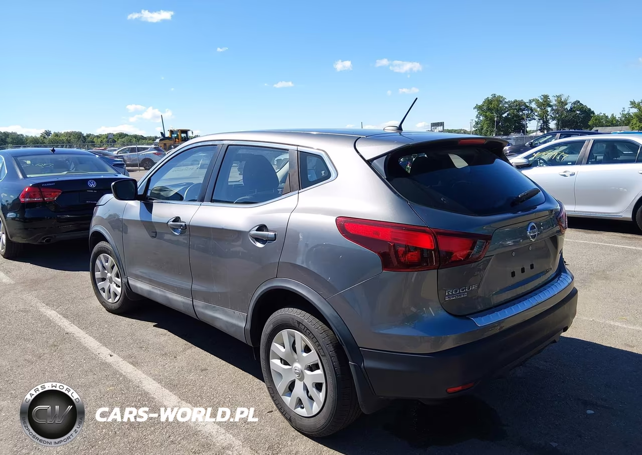 2018 Nissan Rogue Sport S VIN:JN1BJ1CR0JW202330 - 3