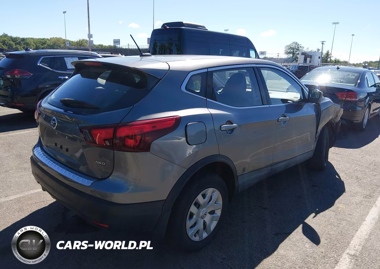 2018 Nissan Rogue Sport S VIN:JN1BJ1CR0JW202330 - 4