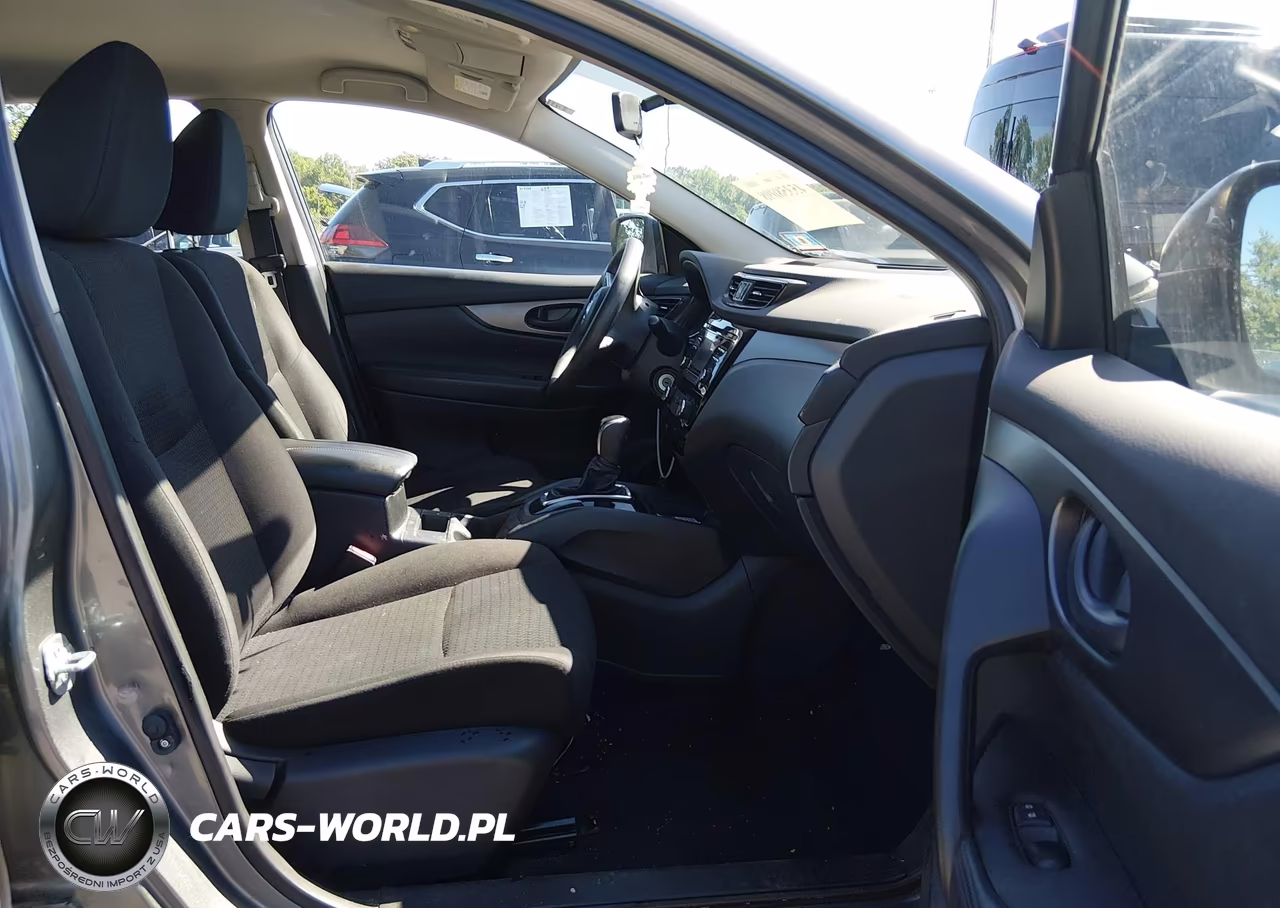 2018 Nissan Rogue Sport S VIN:JN1BJ1CR0JW202330 - 5