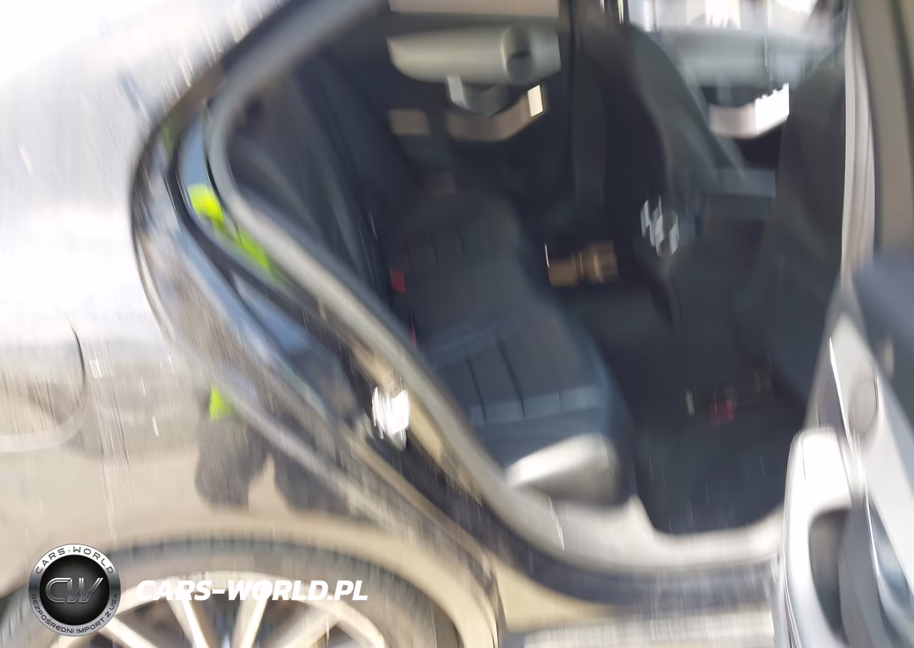 2018 Mercedes-Benz C 300 VIN:55SWF4JB5JU248195 - 8