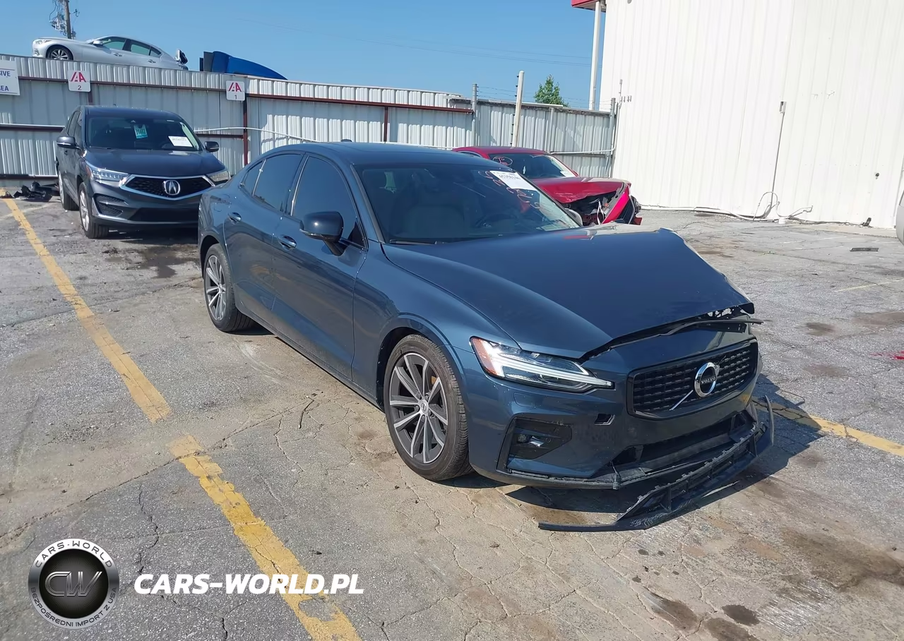 2022 Volvo S60 B5 Momentum – zdjęcie 1 z 16