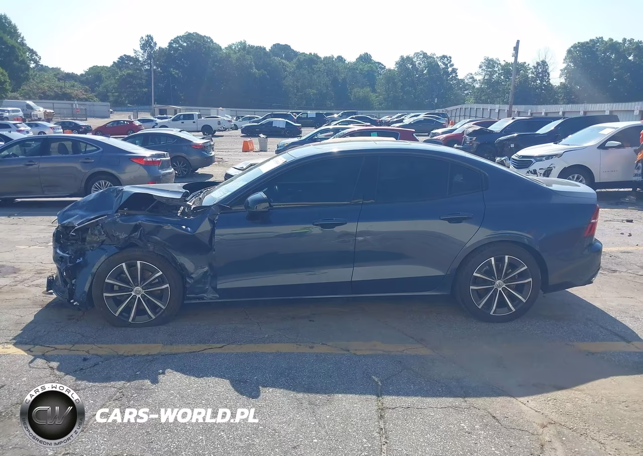 2022 Volvo S60 B5 Momentum VIN:7JRL12FZ3NG153824 - 14