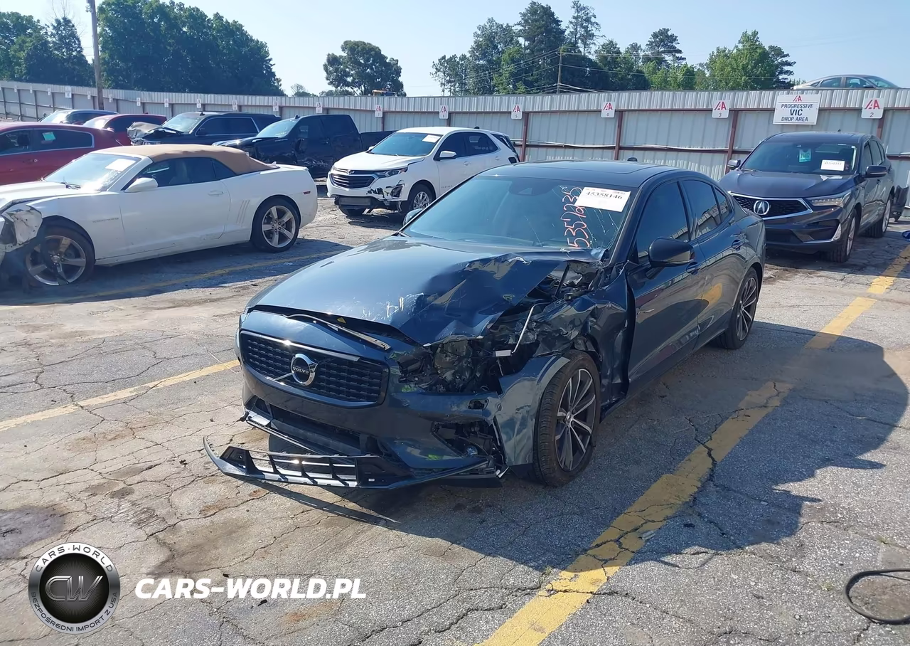 2022 Volvo S60 B5 Momentum VIN:7JRL12FZ3NG153824 - 2