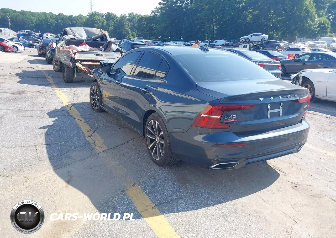2022 Volvo S60 B5 Momentum VIN:7JRL12FZ3NG153824 - 3