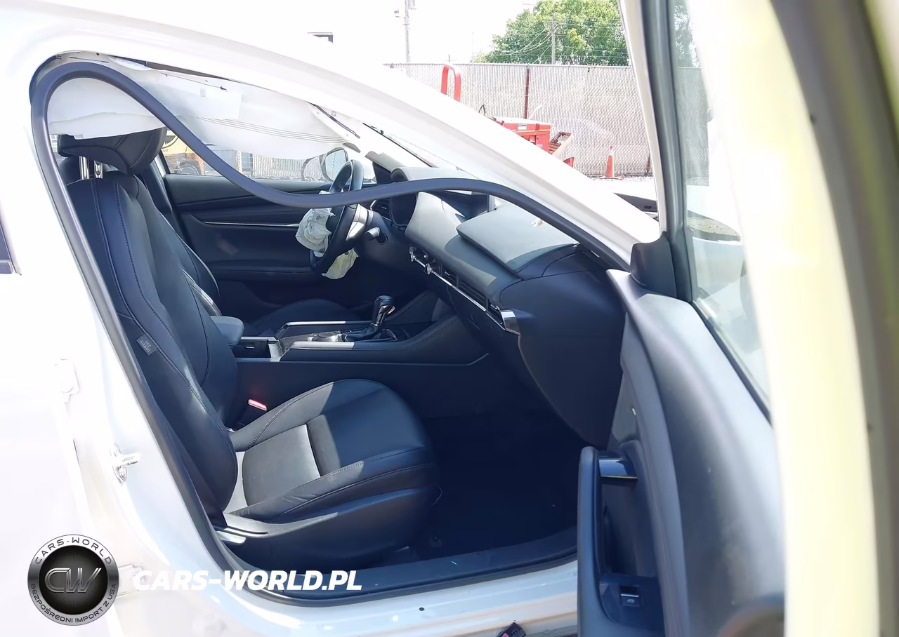 2019 Mazda Mazda3 Preferred Package VIN:JM1BPADL0K1122823 - 5