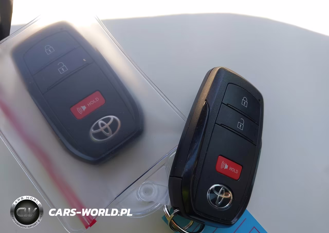 2024 Toyota Prius Prime Se VIN:JTDACACU3R3012610 - 11